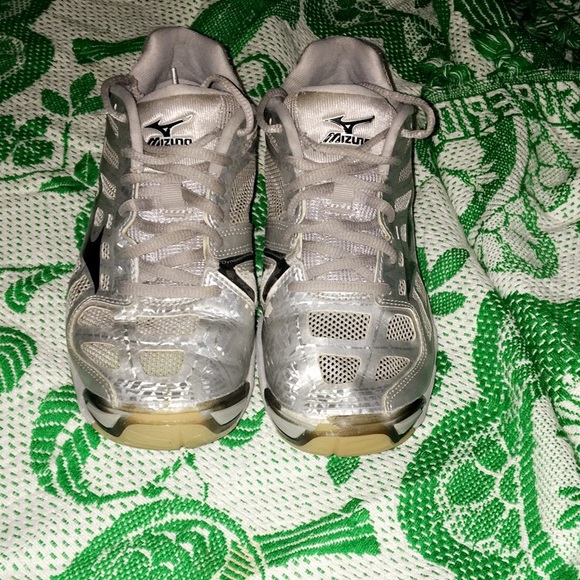 Volleyball shoes - Picture 2 of 3